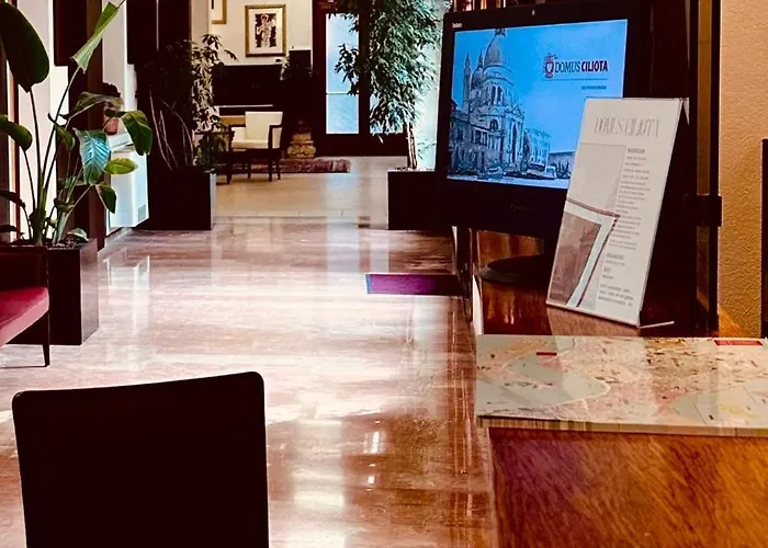 Отель Domus Ciliota Венеция